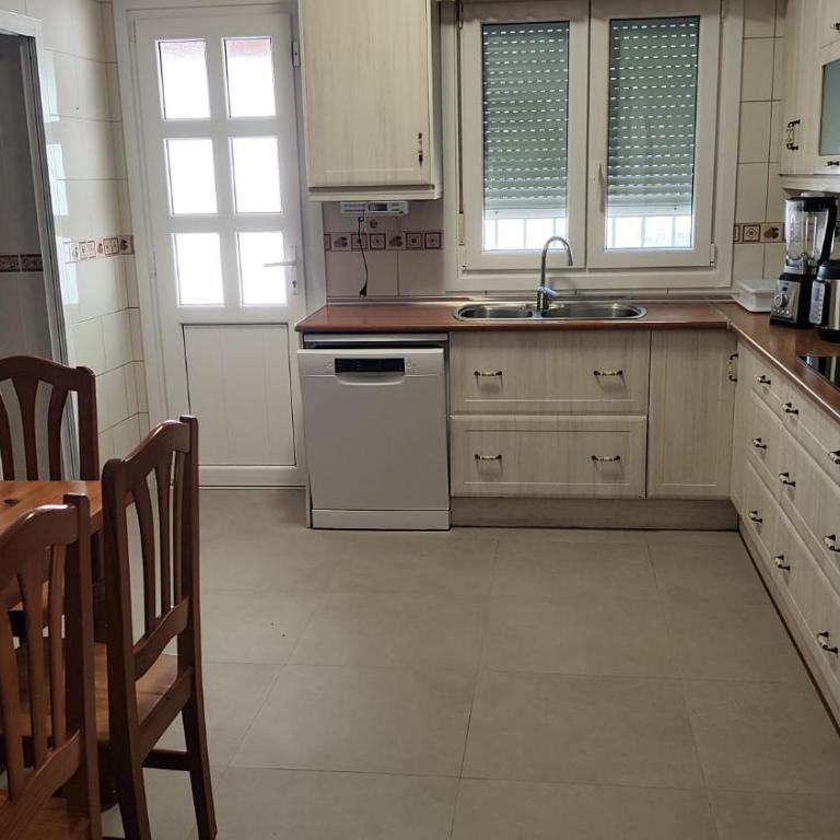 Roquetas de Mar Urbanisation villa with pool 3rd Line beach - Villa - 63