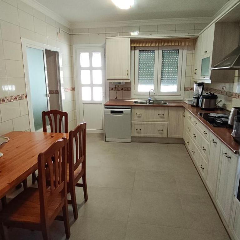 Roquetas de Mar Urbanisation villa with pool 3rd Line beach - Villa - 35