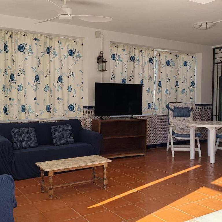 Roquetas de Mar Urbanisation villa with pool 3rd Line beach - Villa - 36