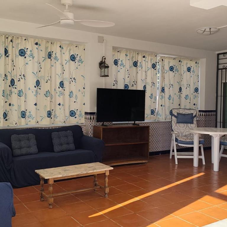 Roquetas de Mar Urbanisation villa with pool 3rd Line beach - Villa - 38
