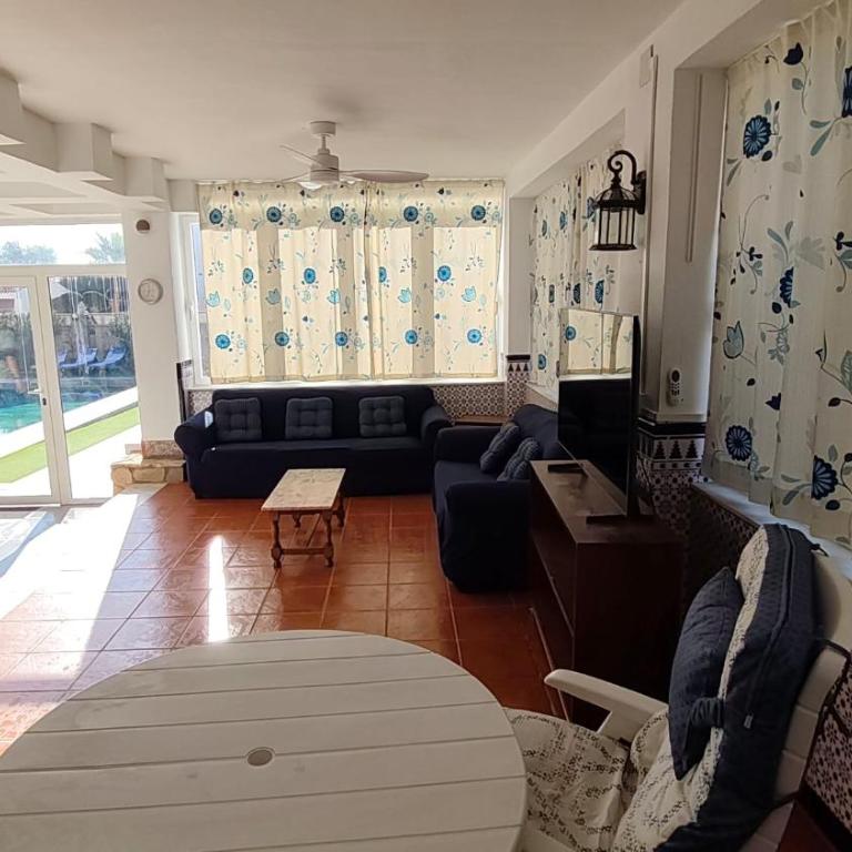 Roquetas de Mar Urbanisation villa with pool 3rd Line beach - Villa - 39