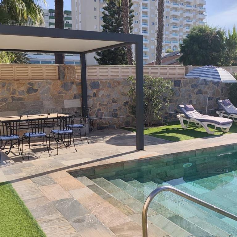 Roquetas de Mar Urbanisation villa with pool 3rd Line beach - Villa - 85