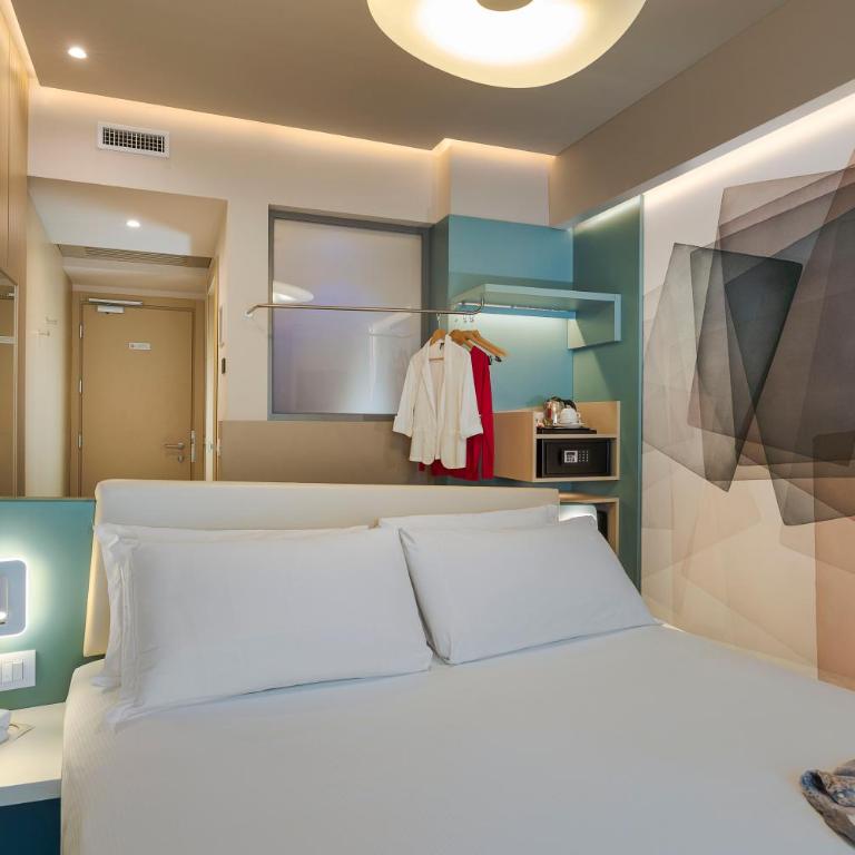 President Hotel Palermo - Panoramic Room with Harbor View and Balcony - 3