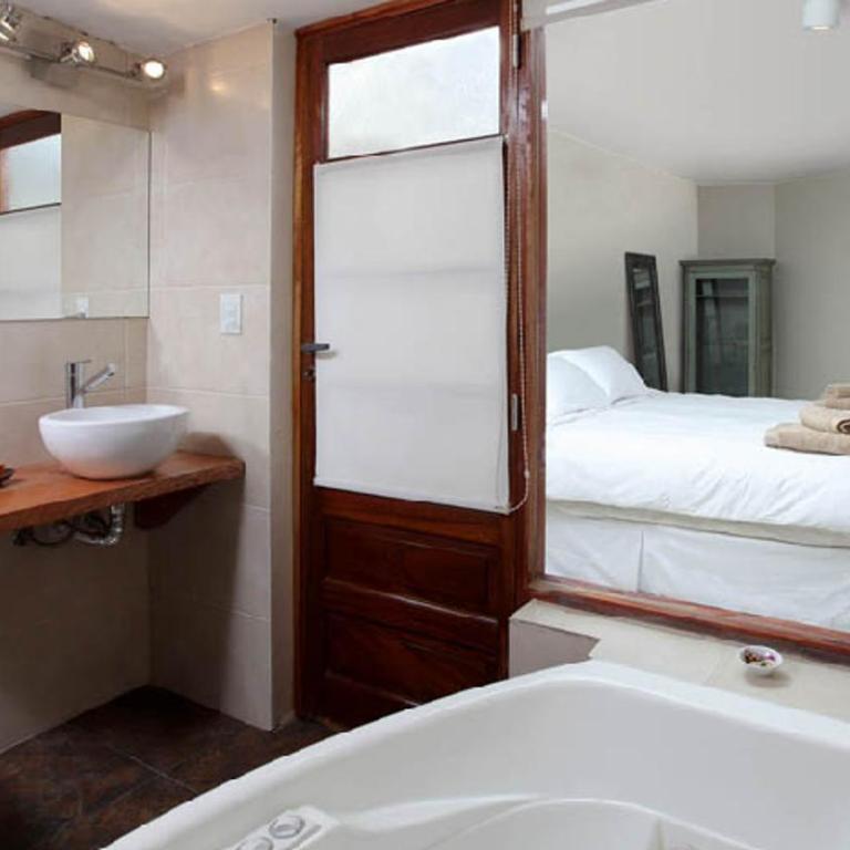 Casabierta - Four-Bedroom House - 3