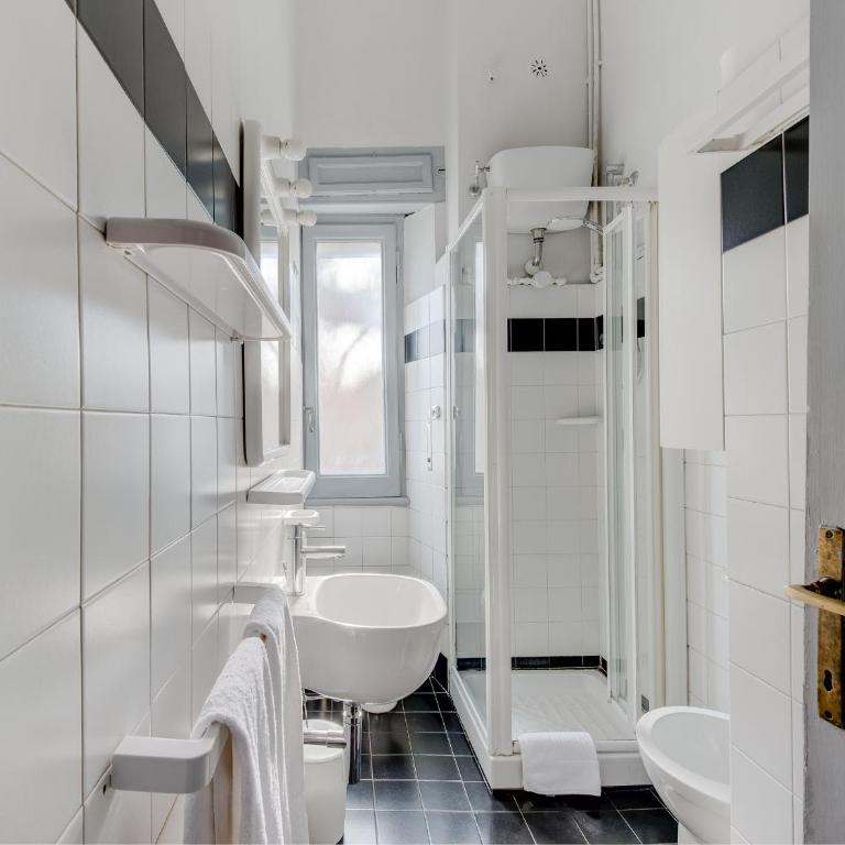 Trastevere Stylish Two Bedroom - Appartamento con doccia - 24