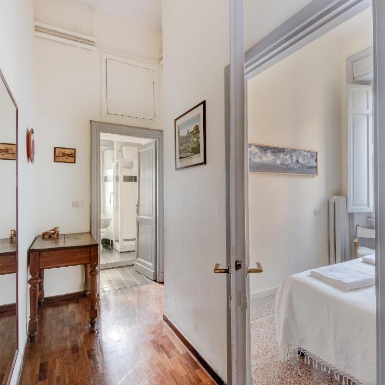Trastevere Stylish Two Bedroom - Appartamento con doccia - 23