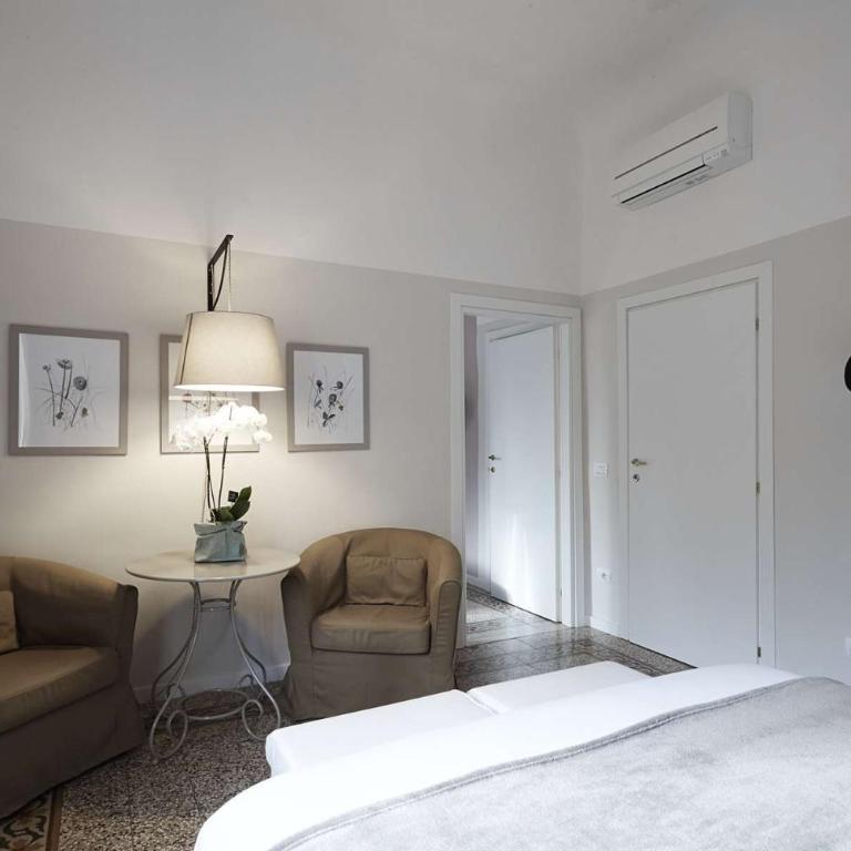 Porta Rossa Apartments - Two-Bedroom Apartment with City View - 3