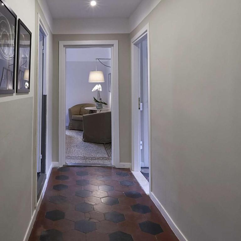 Porta Rossa Apartments - Two-Bedroom Apartment with City View - 4