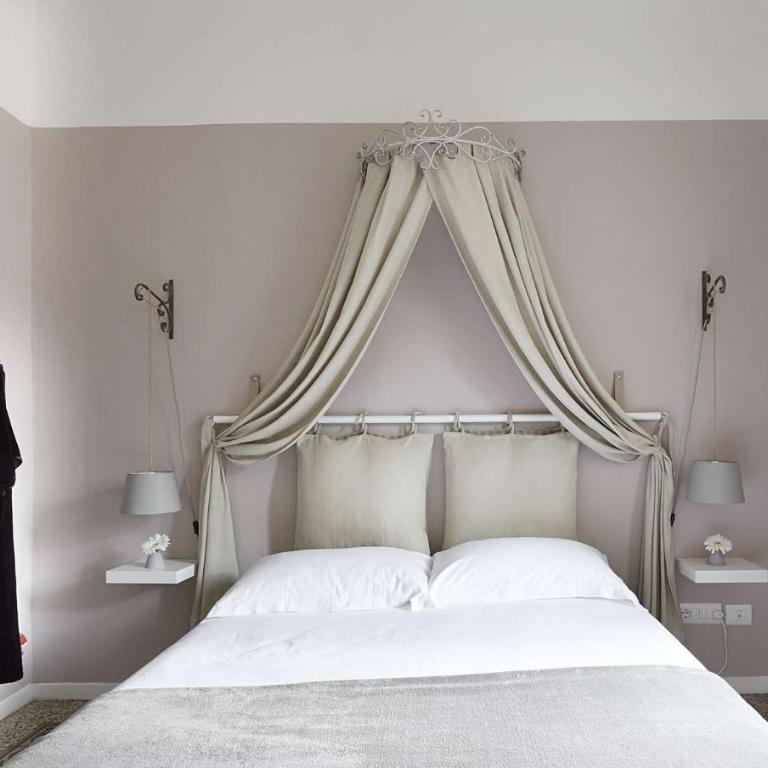 Porta Rossa Apartments - Two-Bedroom Apartment with City View - 12