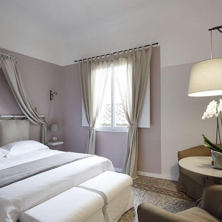 Porta Rossa Apartments - Two-Bedroom Apartment with City View - 13
