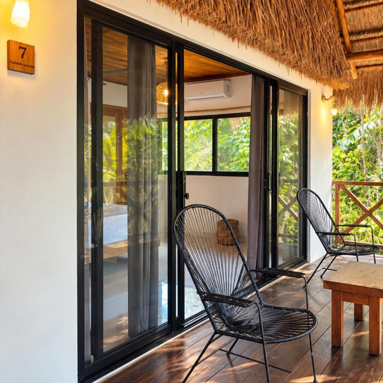 Hotel Isabella Bacalar Lagoon Front - Bungalow with Terrace Garden View - 4