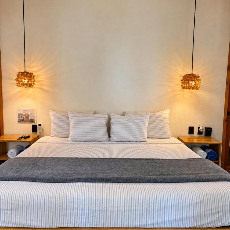 Hotel Isabella Bacalar Lagoon Front - Bungalow with Terrace Garden View - 5