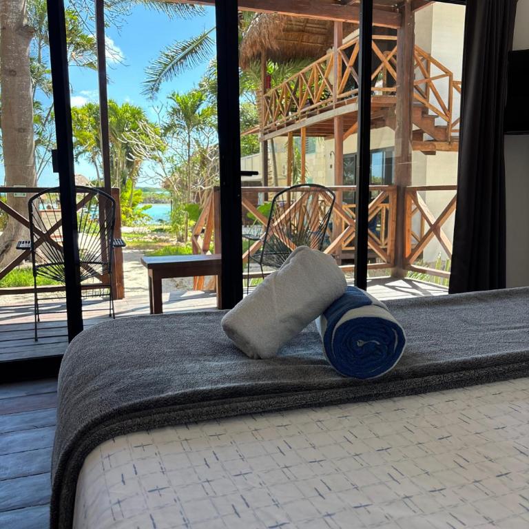 Hotel Isabella Bacalar Lagoon Front - Bungalow with Terrace Lagoon View - 1