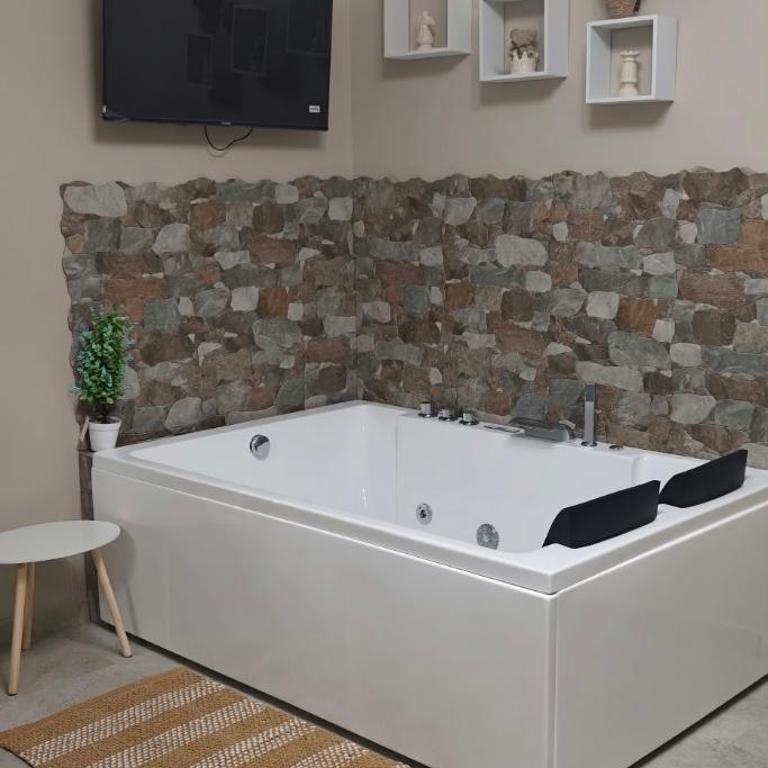 Ingarao House - Double Room with Spa Bath - 4