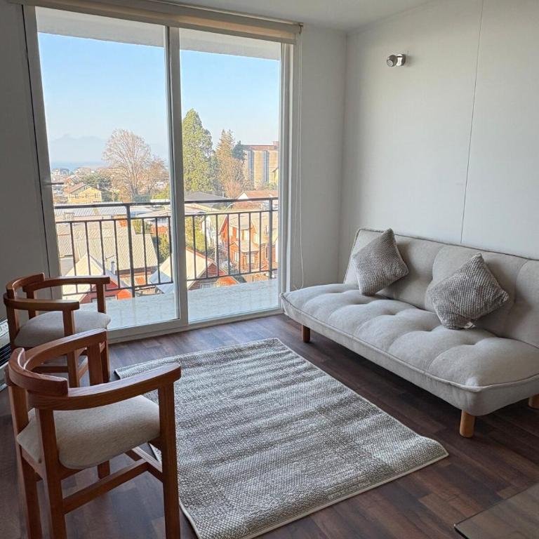 Beautiful apartment overlooking the lake and the volcano - Three-Bedroom Apartment - 1