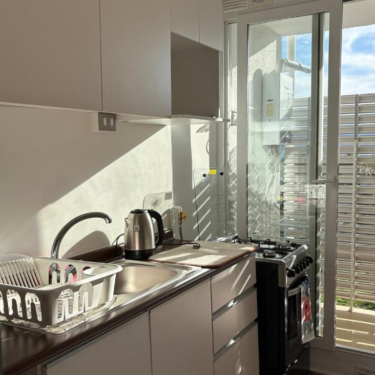 Beautiful apartment overlooking the lake and the volcano - Three-Bedroom Apartment - 6