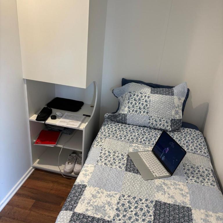 Beautiful apartment overlooking the lake and the volcano - Three-Bedroom Apartment - 9