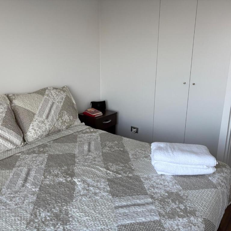 Beautiful apartment overlooking the lake and the volcano - Three-Bedroom Apartment - 11