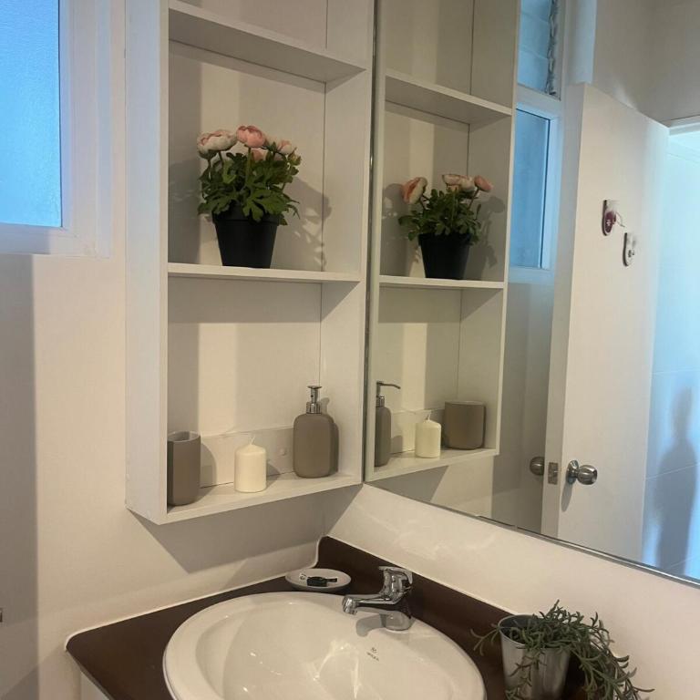 Beautiful apartment overlooking the lake and the volcano - Three-Bedroom Apartment - 14
