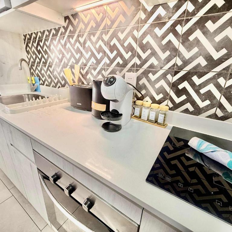 AH Steps to National Stadium & Metro - Apartamento - 21