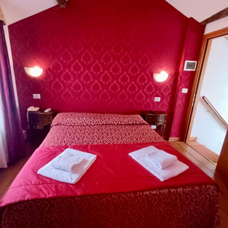 Hotel Canada - Camera Superior Matrimoniale/Doppia con Letti Singoli con Terrazza - 3