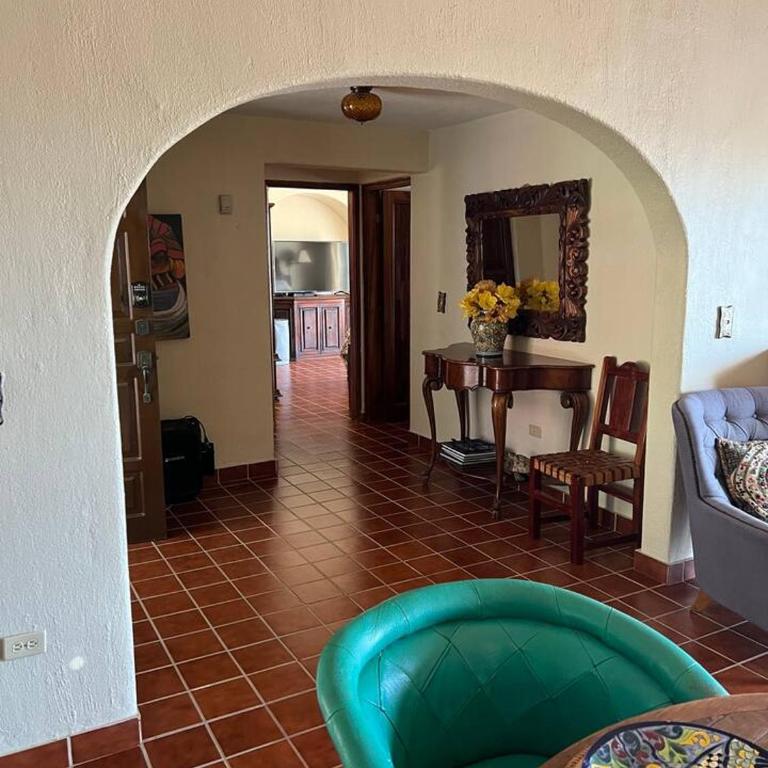 Beautiful Spanish Home: Ocean Views & Private Pool - Casa - 13