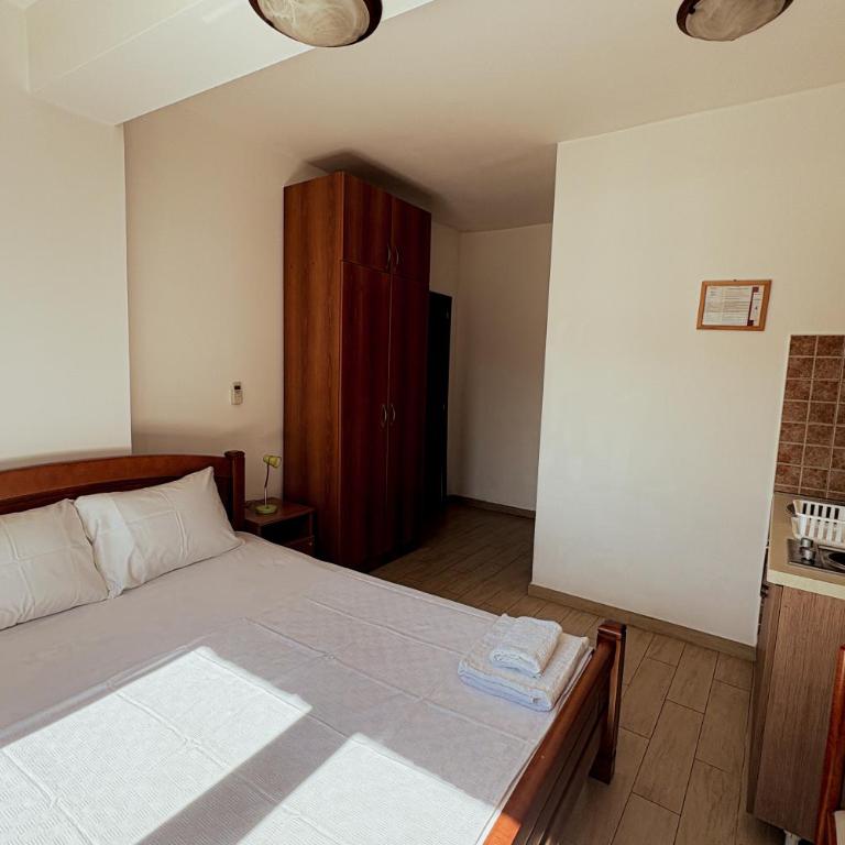 Moonstar Hostel - Dvokrevetna Soba sa Bračnim Krevetom i Sopstvenim Kupatilom - 7