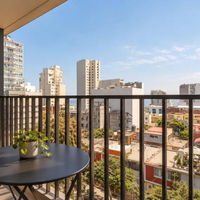 Fantastic 2BR with Pool near the Costa Verde by Geko - Apartment - 4