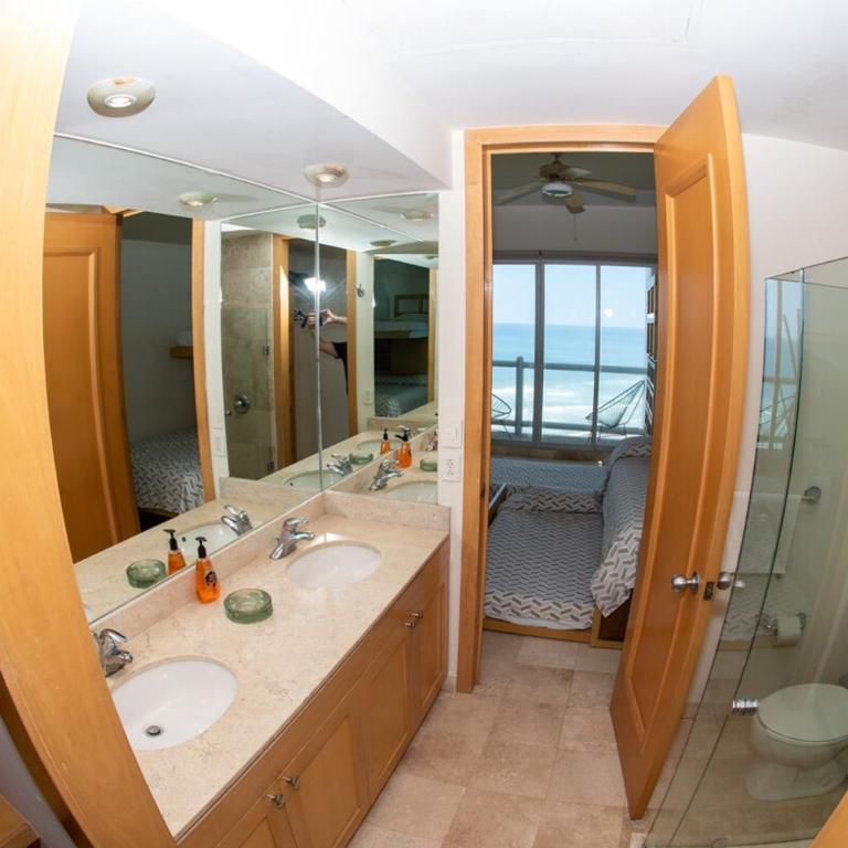 Departamento de lujo frente al mar - Three-Bedroom Apartment - 23