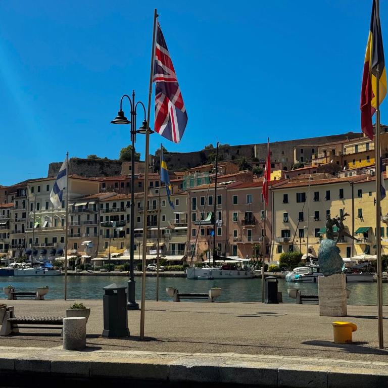 Residenza Cavour Portoferraio city center - Three-Bedroom Vacation Home - 35