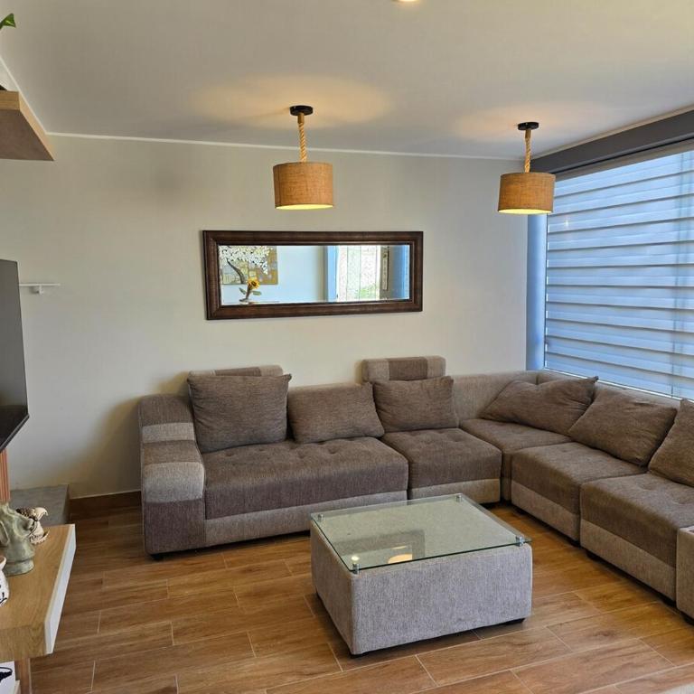 Casa a unos metros de la playa, vista al mar - Casa de 3 dormitorios - 2