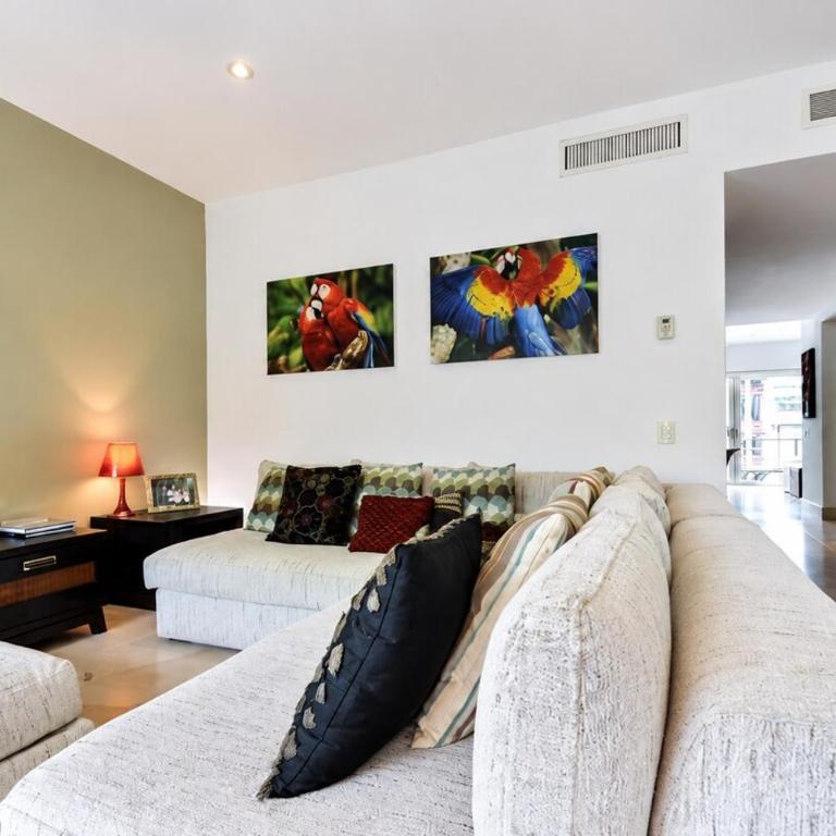 4BR 4 Bath Penthouse with Private Rooftop & Walk to Beach - Apartment mit 1 Schlafzimmer - 13