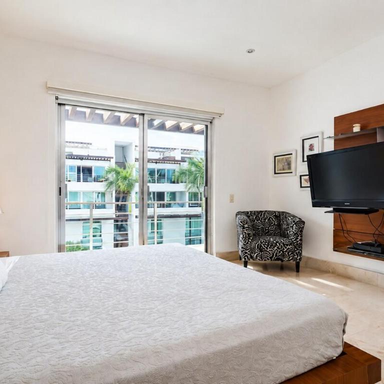 4BR 4 Bath Penthouse with Private Rooftop & Walk to Beach - Apartment mit 1 Schlafzimmer - 14