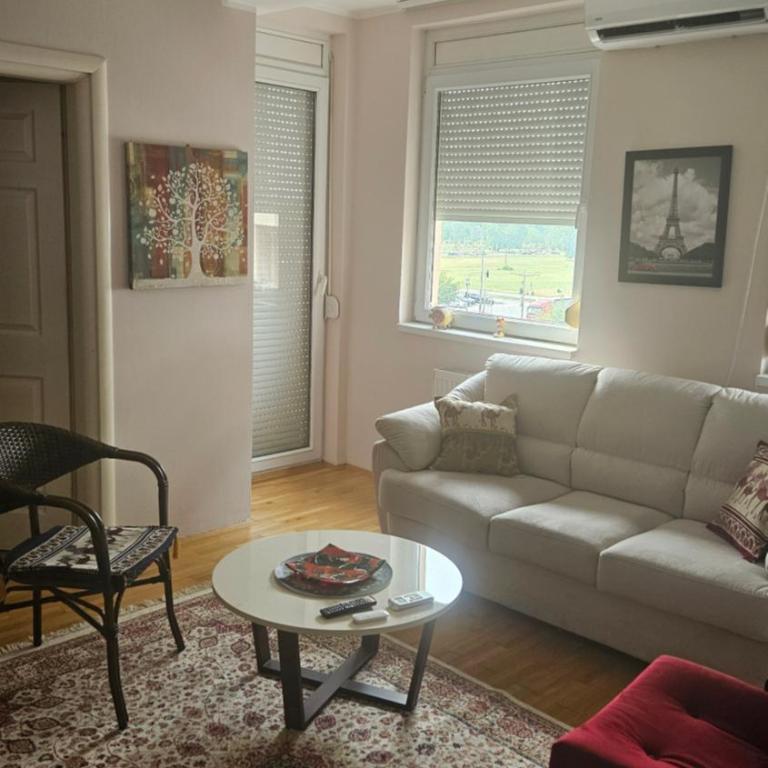Aleksandra - One-Bedroom Apartment - 1