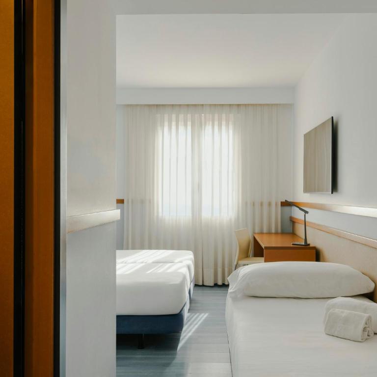 Sercotel Murrieta - Habitación Triple - 1