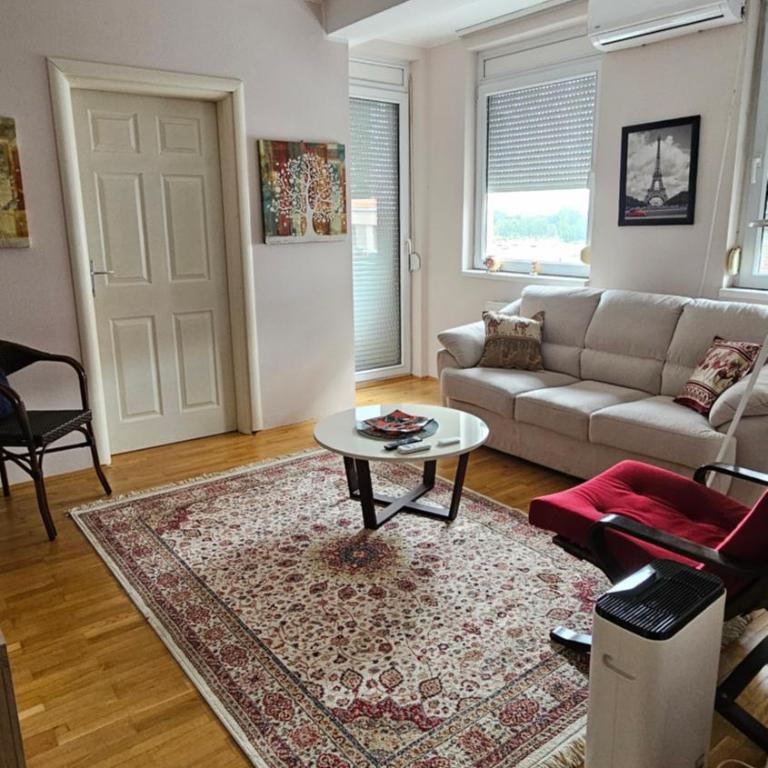 Aleksandra - One-Bedroom Apartment - 9