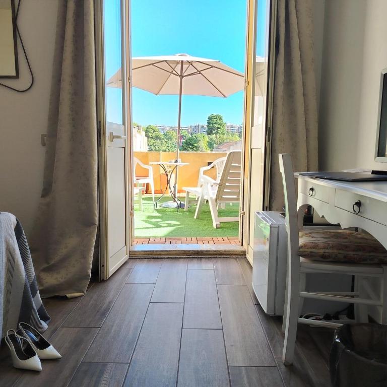 Onlyrooms I - Central Area - Double Room with Terrace - 1