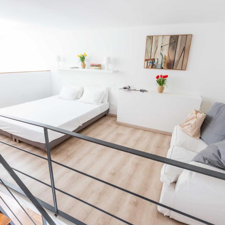 Cairoli twin apartments close to Central Station - Two-Bedroom Apartment - 11