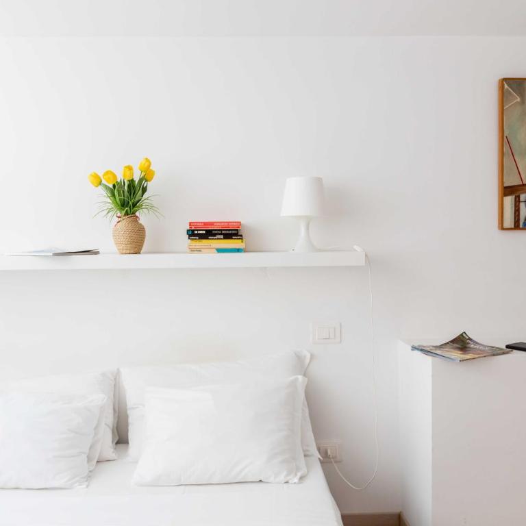 Cairoli twin apartments close to Central Station - Two-Bedroom Apartment - 13