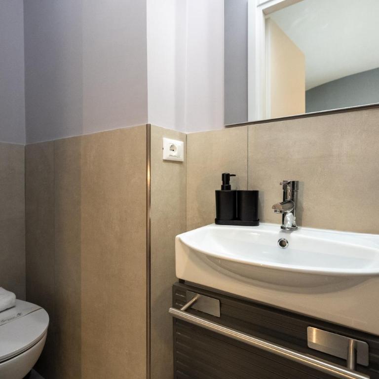  - Room #1754125901 - 15