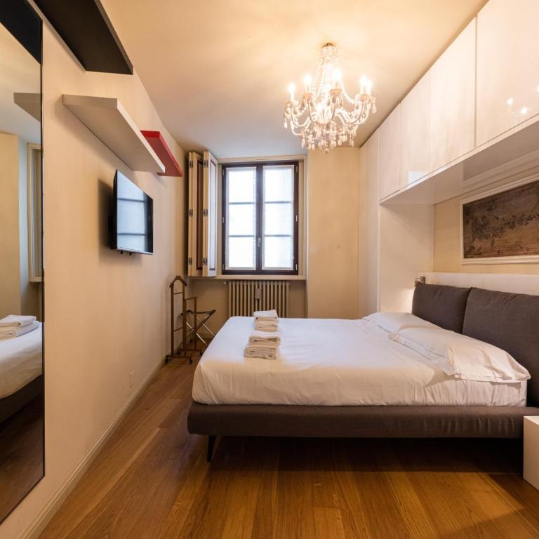 Tuscan Art by MMega - Three-Bedroom Apartment - 6