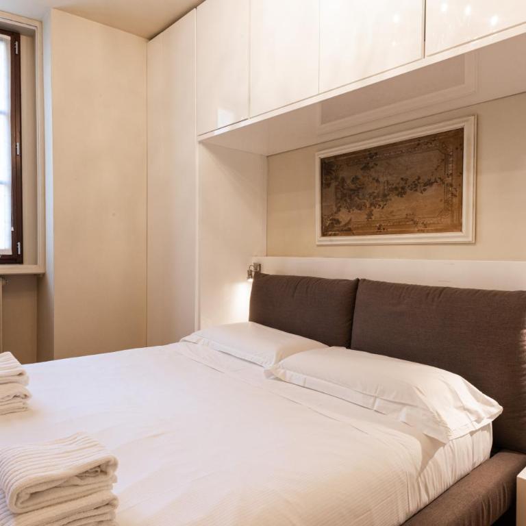Tuscan Art by MMega - Three-Bedroom Apartment - 8