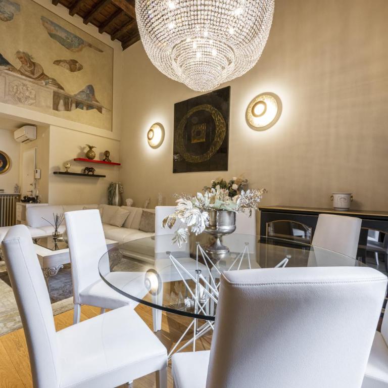 Tuscan Art by MMega - Three-Bedroom Apartment - 11