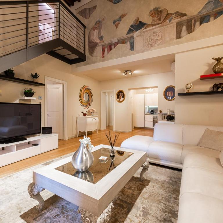 Tuscan Art by MMega - Three-Bedroom Apartment - 14