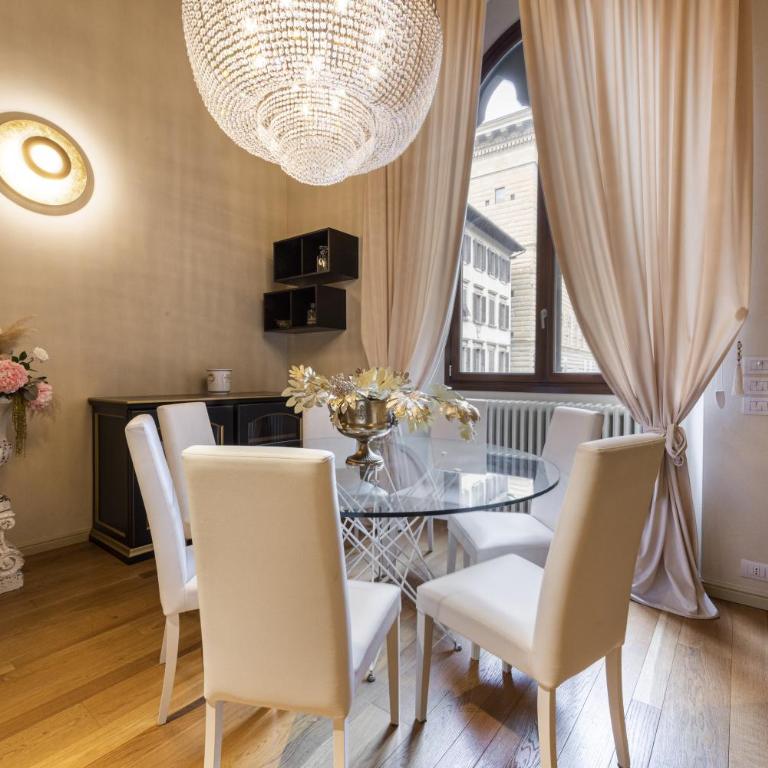Tuscan Art by MMega - Three-Bedroom Apartment - 15