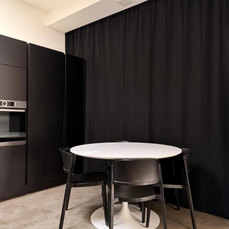 Loft Miyabi - Urban Retreat with Private Parking - Appartamento Loft con 2 Camere da Letto - 24