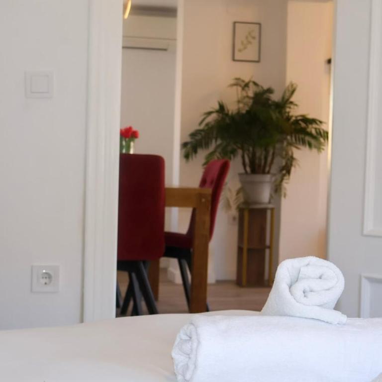 Valencia Central Comfort - Three-Bedroom Apartment - 3