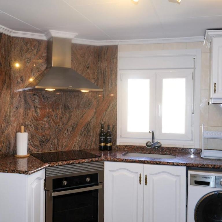 Valencia Central Comfort - Three-Bedroom Apartment - 7
