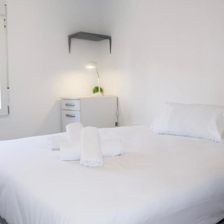 Valencia Central Comfort - Three-Bedroom Apartment - 32