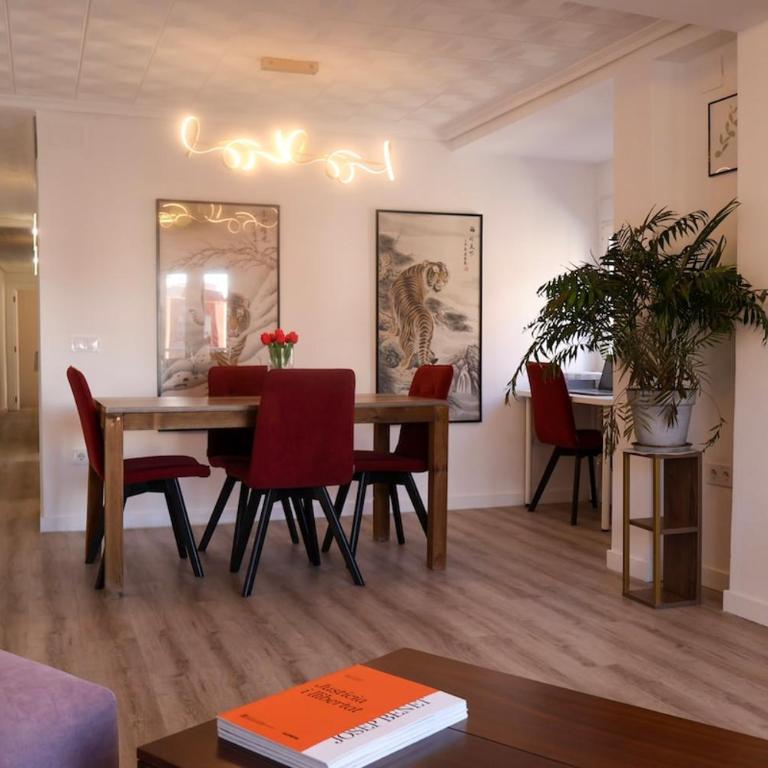Valencia Central Comfort - Three-Bedroom Apartment - 29